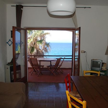 Waterfront Apartments Bosa Porto Alabe ภายนอก รูปภาพ