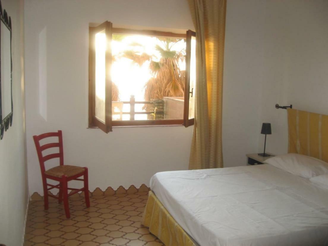 Waterfront Apartments Bosa Porto Alabe ภายนอก รูปภาพ