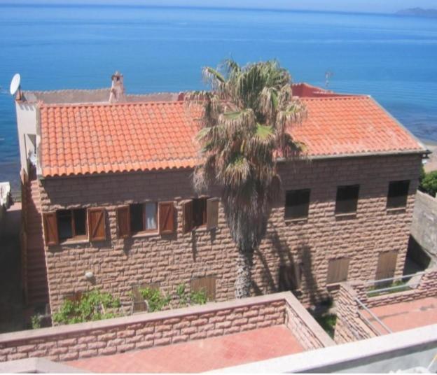 Waterfront Apartments Bosa Porto Alabe ภายนอก รูปภาพ