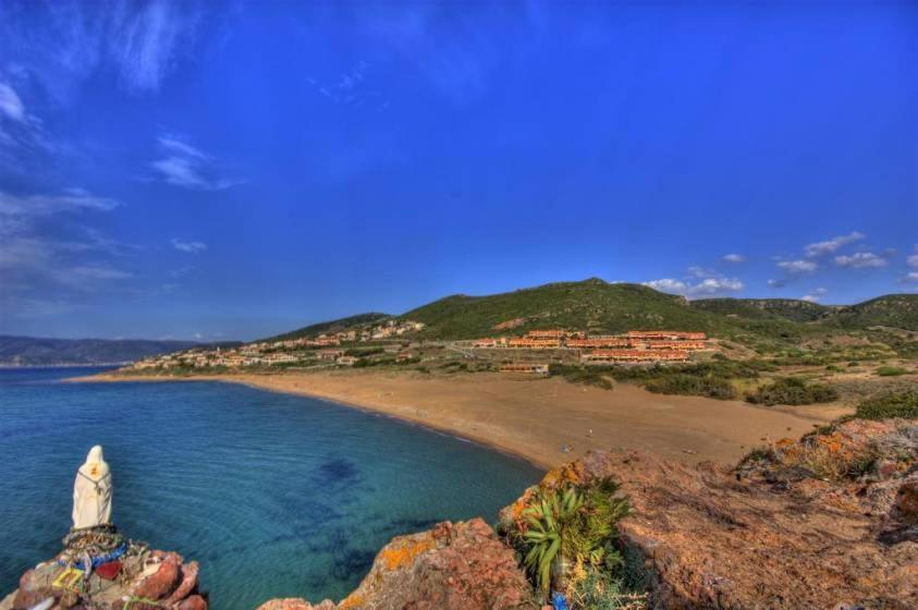 Waterfront Apartments Bosa Porto Alabe ภายนอก รูปภาพ